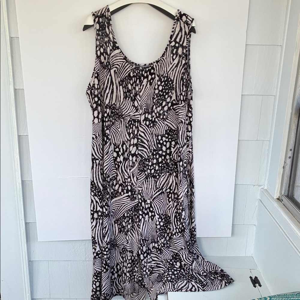 Attitudes by Renee Black and Cream Patterned Wide Leg Sleeveless Jumper 3XP - Picture 6 of 15
